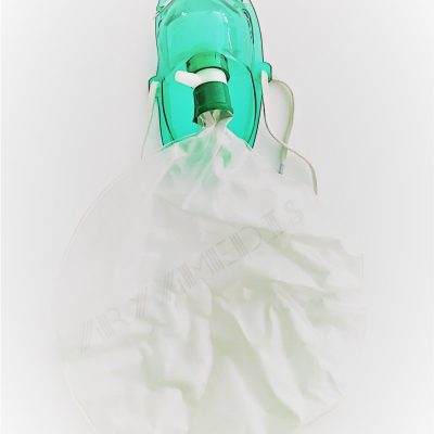 ماسک و لوله رابط اکسیژن